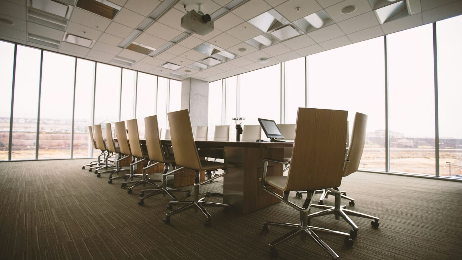AI Agent hỗ trợ soạn báo cáo cho Hội đồng quản trị như thế nào?