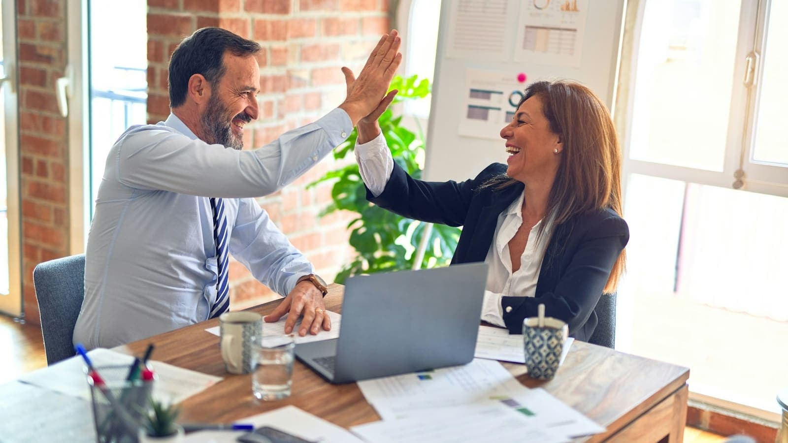 AI Agent chuẩn bị báo cáo QBR cho khách hàng doanh nghiệp
