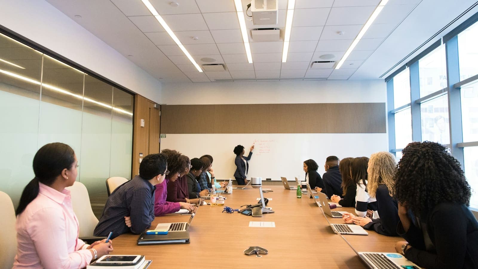 Xây dựng AI Center of Excellence cho doanh nghiệp như thế nào?