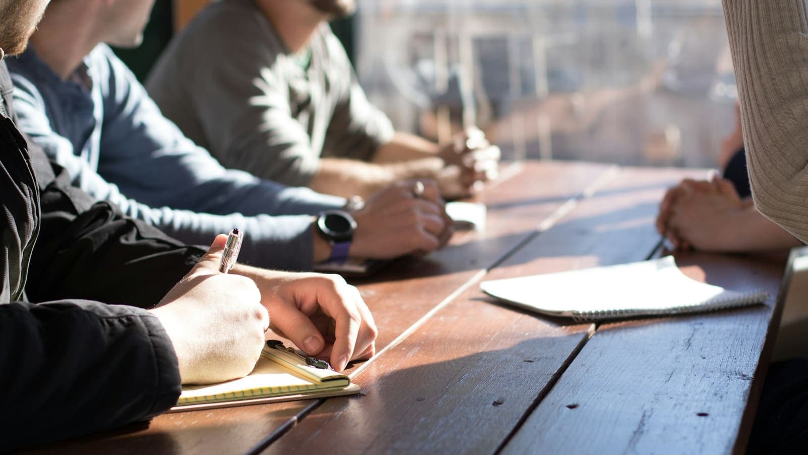 AI Sales Agent là gì? Ứng dụng AI trong bán hàng và quản lý lead