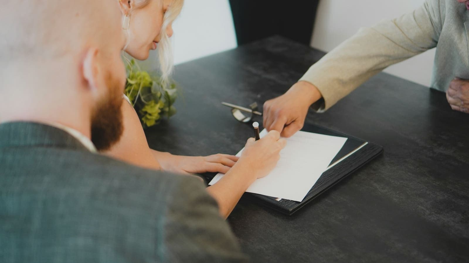 Quản lý consent khi AI Agent thu thập dữ liệu khách hàng