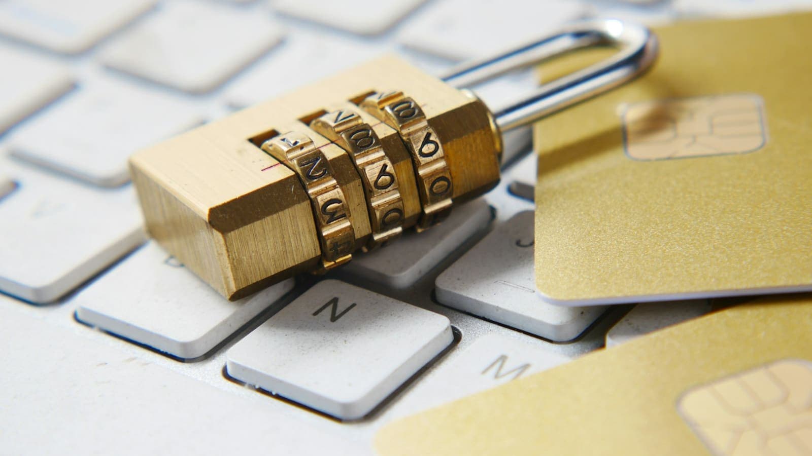 Bảo vệ API key và secret khi vận hành AI Agent