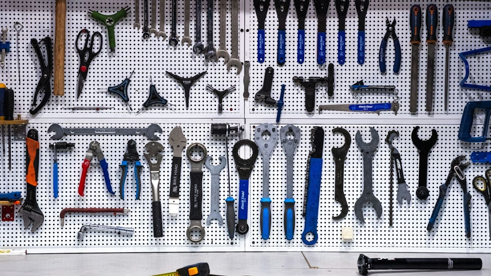 Danh mục công cụ AI Agent được phép dùng (tool registry) nên quản lý thế nào?